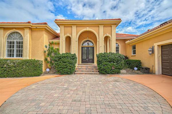 909 MACEWEN DR, Osprey, FL 34229