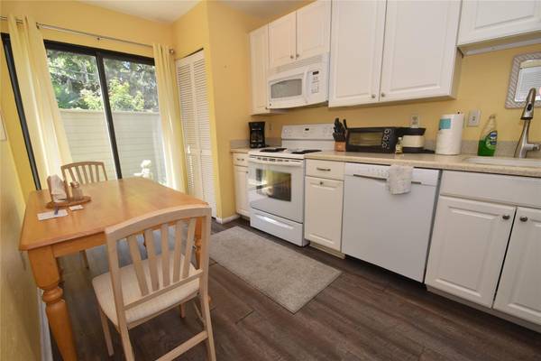 1516 PELICAN COVE RD #GR144, Sarasota, FL 34231