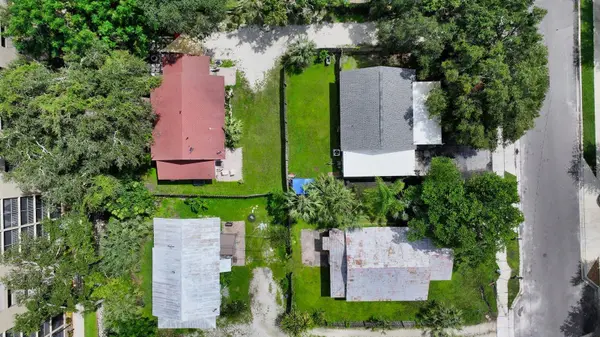1569 7TH ST, Sarasota, FL 34236