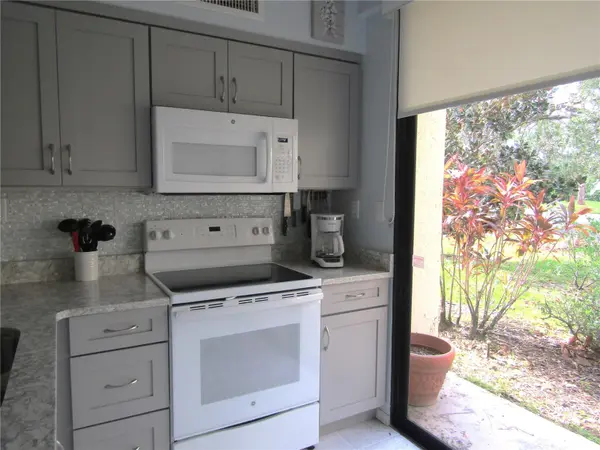 5136 HARPERS CROFT #11, Sarasota, FL 34235