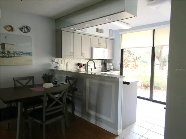 5136 HARPERS CROFT #11, Sarasota, FL 34235