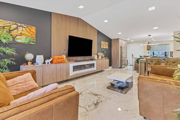 5611 SUMMER SIDE LN #46B, Sarasota, FL 34231