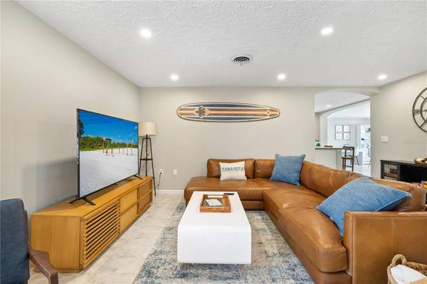 2365 BAY ST, Sarasota, FL 34237