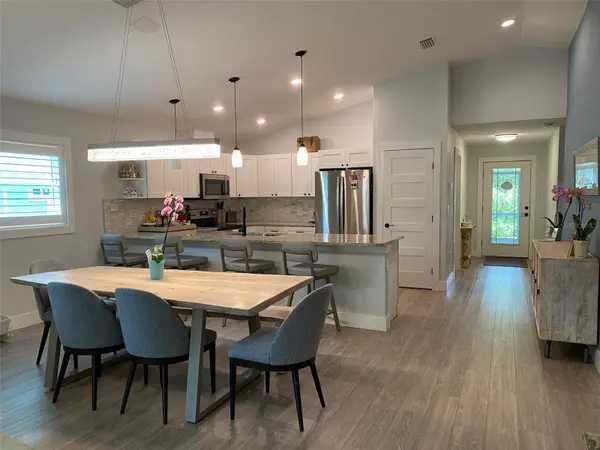 2933 MAIDEN LN, Sarasota, FL 34231