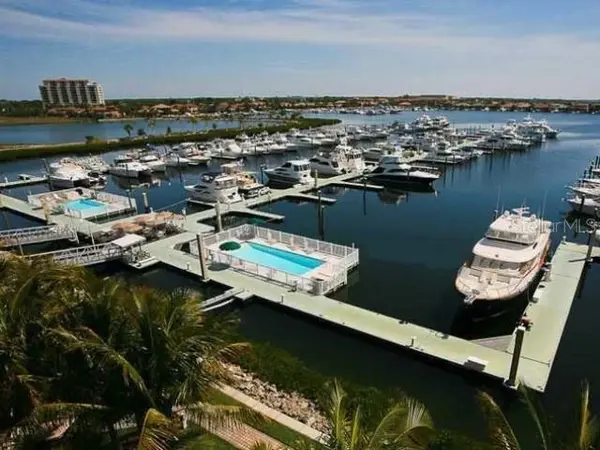 102 RIVIERA DUNES WAY #C-28, Palmetto, FL 34221