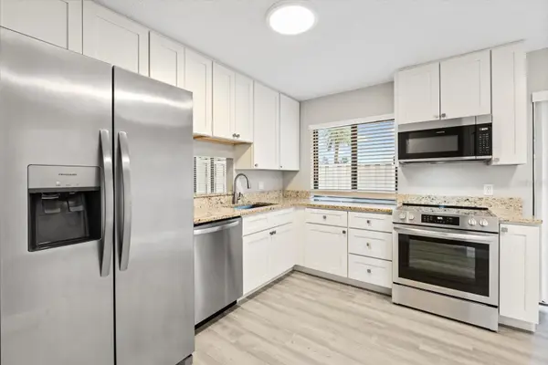 6401 PELICAN DR #80A, Bradenton, FL 34210