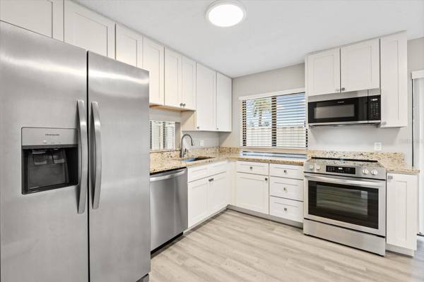 6401 PELICAN DR #80A, Bradenton, FL 34210