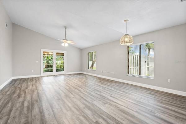 6401 PELICAN DR #80A, Bradenton, FL 34210