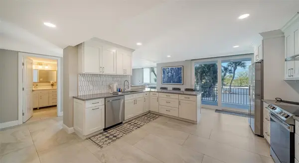 4822 OCEAN BLVD #2F, Sarasota, FL 34242
