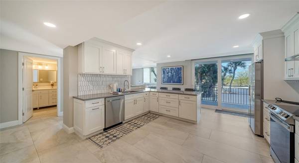 4822 OCEAN BLVD #2F, Sarasota, FL 34242