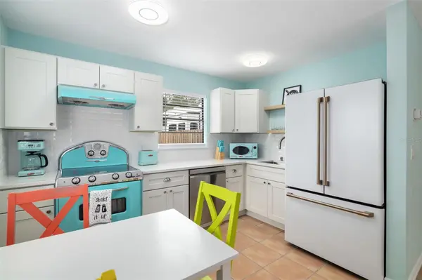 3200 TOBERO LN, Sarasota, FL 34235