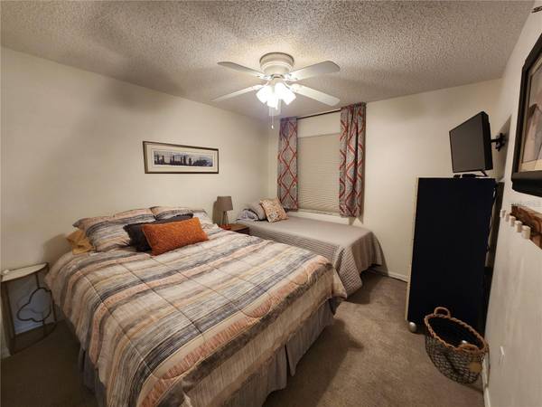 6505 STONE RIVER RD #203, Bradenton, FL 34203