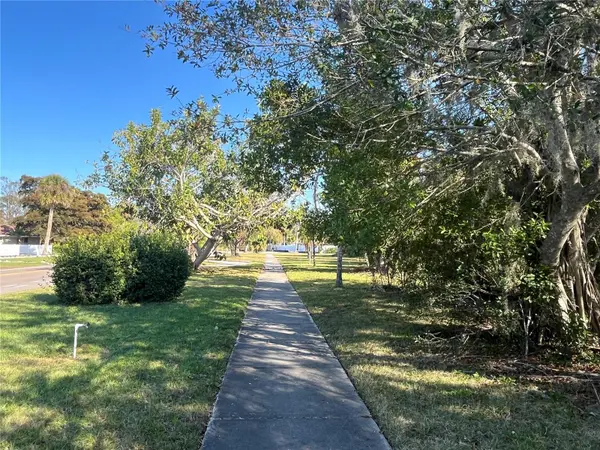 2470 RINGLING BLVD, Sarasota, FL 34237
