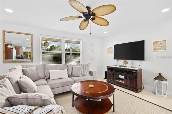 327 AVENIDA MILANO, Sarasota, FL 34242