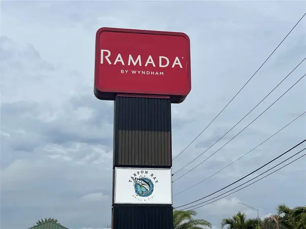 7150 N TAMIAMI TRL #S510, Sarasota, FL 34243
