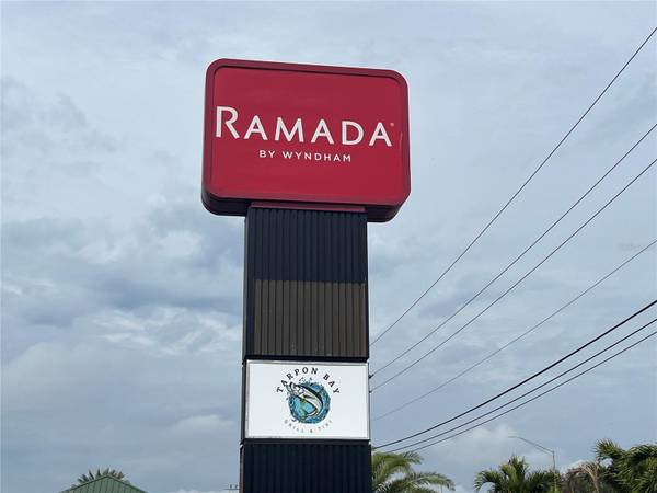 7150 N TAMIAMI TRL #S510, Sarasota, FL 34243