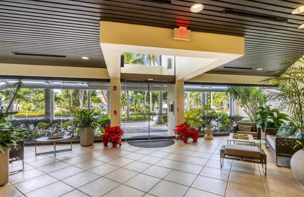 1930 HARBOURSIDE DR #134, Longboat Key, FL 34228