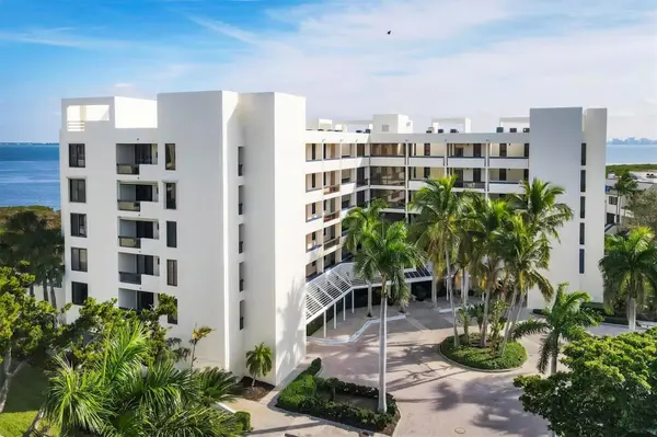 1930 HARBOURSIDE DR #134, Longboat Key, FL 34228