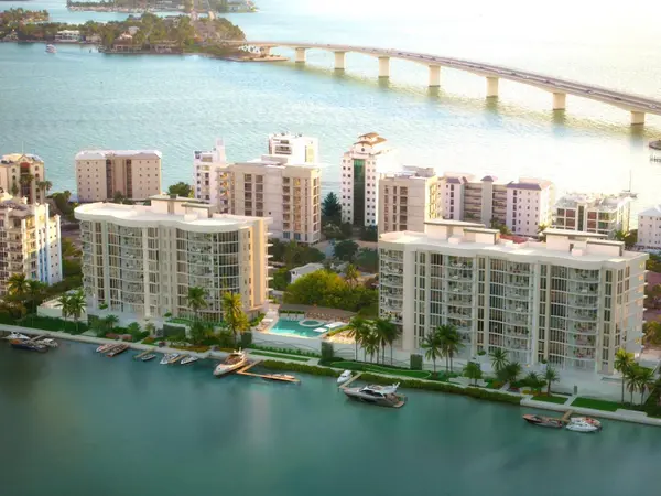 550 GOLDEN GATE POINT #201, Sarasota, FL 34236