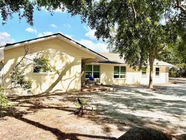 110 PINE AVE, Osprey, FL 34229