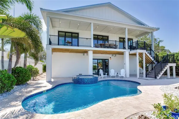 8555 HERON LAGOON CIR, Sarasota, FL 34242