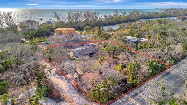 8555 HERON LAGOON CIR, Sarasota, FL 34242