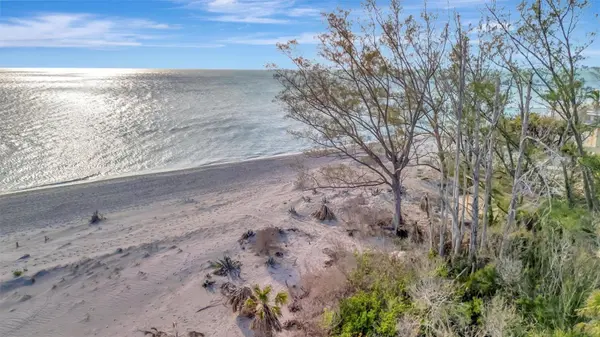8555 HERON LAGOON CIR, Sarasota, FL 34242