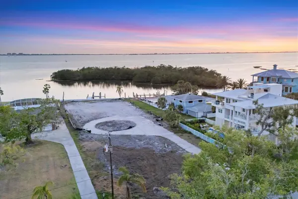 7314 WESTMORELAND DR, Sarasota, FL 34243