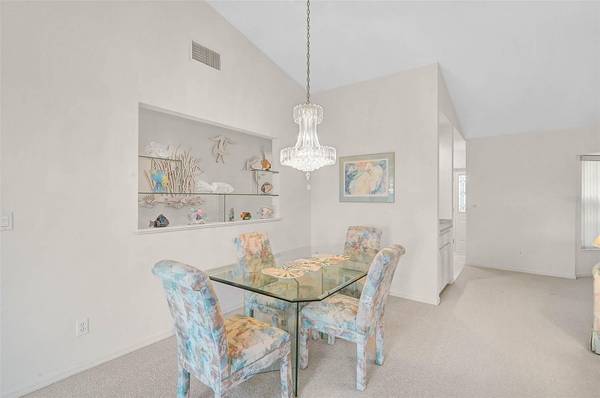 4360 PRESIDENTIAL AVENUE CIR E, Bradenton, FL 34203