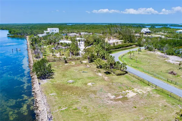 285 HORSESHOE LOOP RD, Terra Ceia, FL 34250