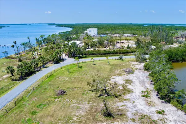 285 HORSESHOE LOOP RD, Terra Ceia, FL 34250