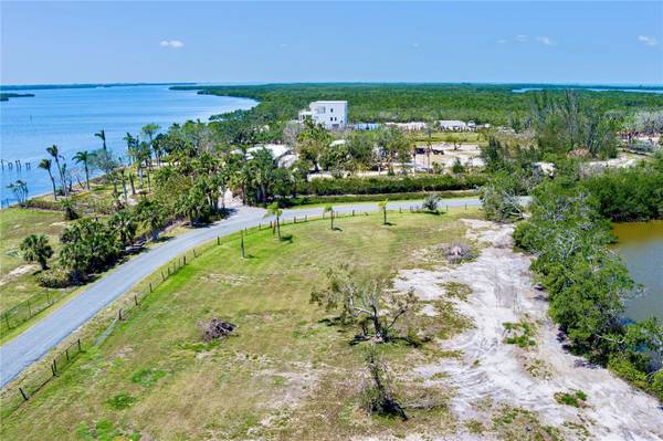 285 HORSESHOE LOOP RD, Terra Ceia, FL 34250
