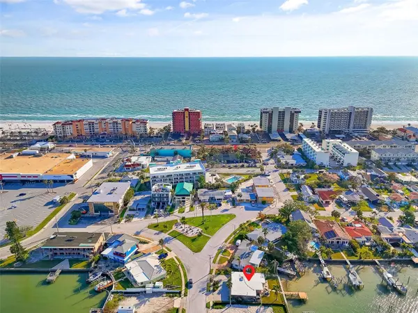 15305 HARBOR DR, Madeira Beach, FL 33708