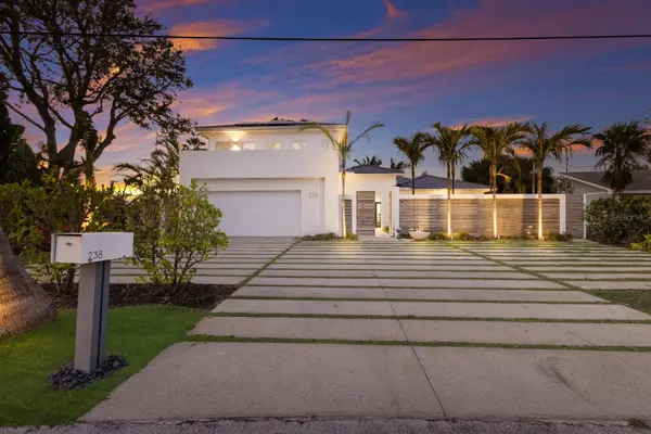 238 ISLAND CIR, Sarasota, FL 34242