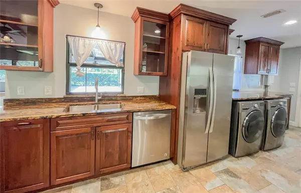 3502 SUNBEAM DR, Sarasota, FL 34240