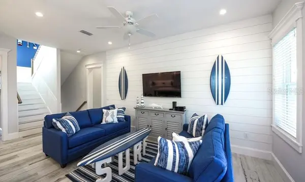 212 72ND, Holmes Beach, FL 34217