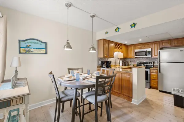 6713 MIDNIGHT PASS RD #4, Sarasota, FL 34242