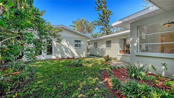 120 HAMMOCK RD, Anna Maria, FL 34216