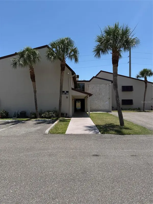 7273 CLOISTER DR #121, Sarasota, FL 34231