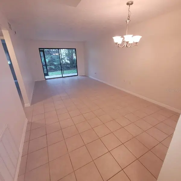 7273 CLOISTER DR #121, Sarasota, FL 34231