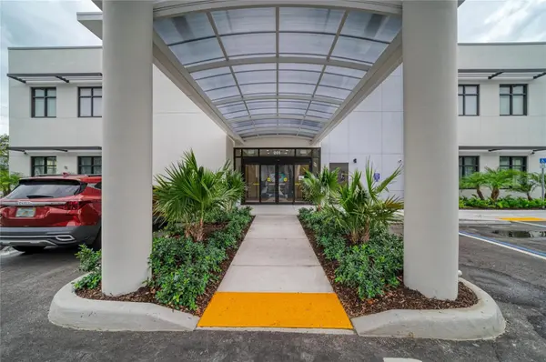 201 5TH AVENUE DR E, Bradenton, FL 34208