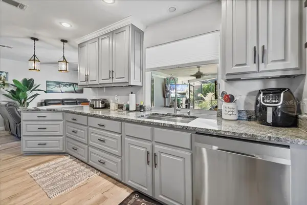 206 SE 45TH TER, Cape Coral, FL 33904