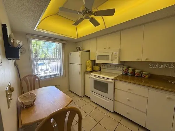 2664 WOODGATE LN #D2, Sarasota, FL 34231