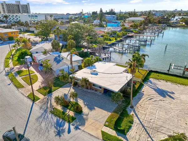 15305 HARBOR DR, Madeira Beach, FL 33708
