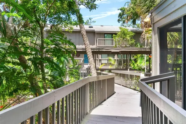 1347 LANDINGS DR #6, Sarasota, FL 34231