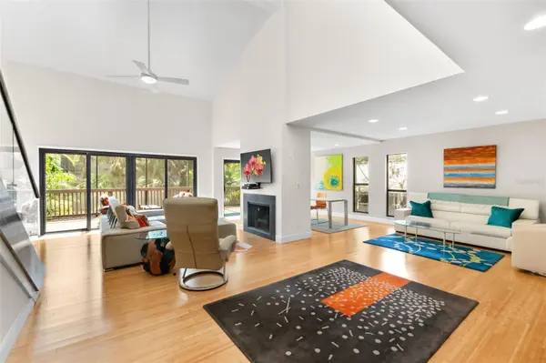 1347 LANDINGS DR #6, Sarasota, FL 34231