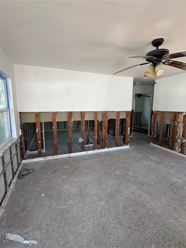 13434 1ST ST E, Madeira Beach, FL 33708