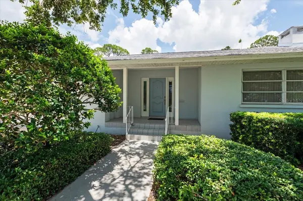 1541 FLOWER DR, Sarasota, FL 34239