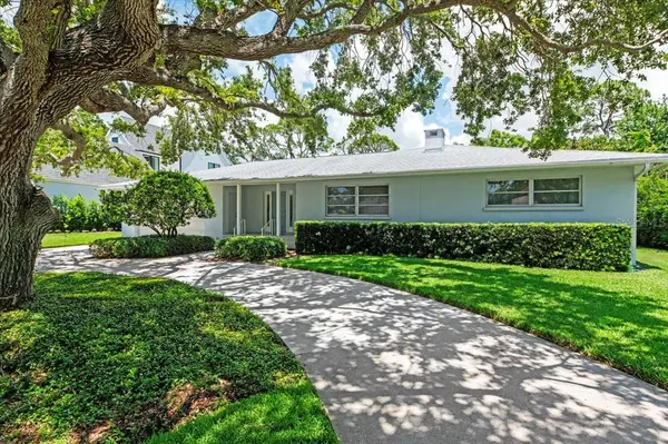 1541 FLOWER DR, Sarasota, FL 34239