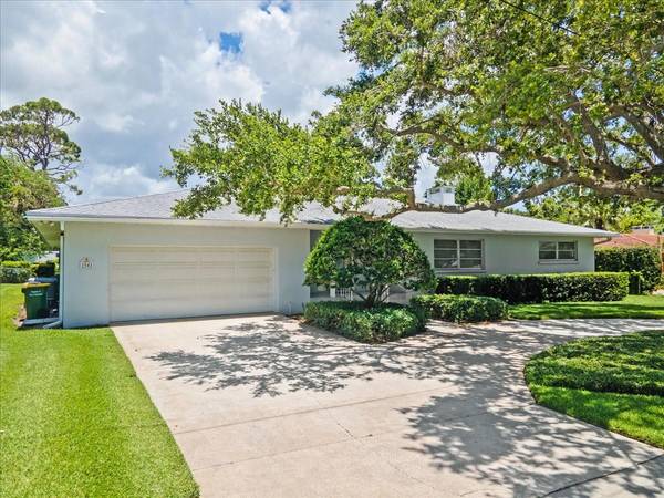 1541 FLOWER DR, Sarasota, FL 34239